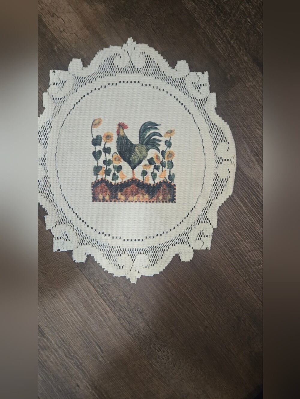 Vintage  Rooster 13" Round Doily  Placement
